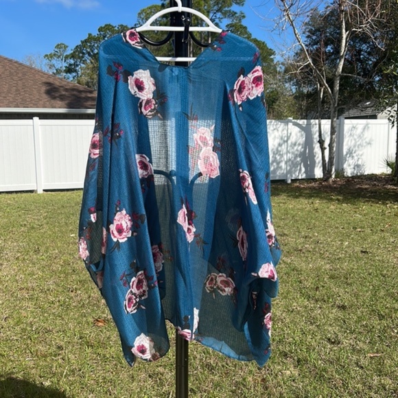 New Lane Bryant ONE SIZE floral overpiece - Picture 4 of 11